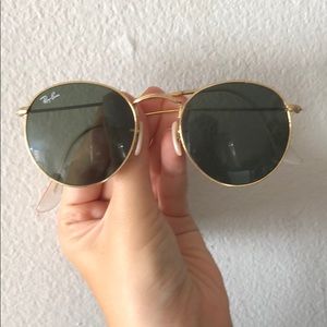Classic round metal 50 mm ray ban.